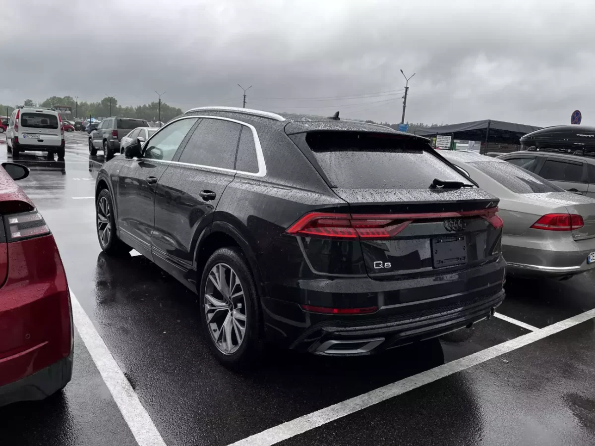 Audi Q8 2023 Premium Plus