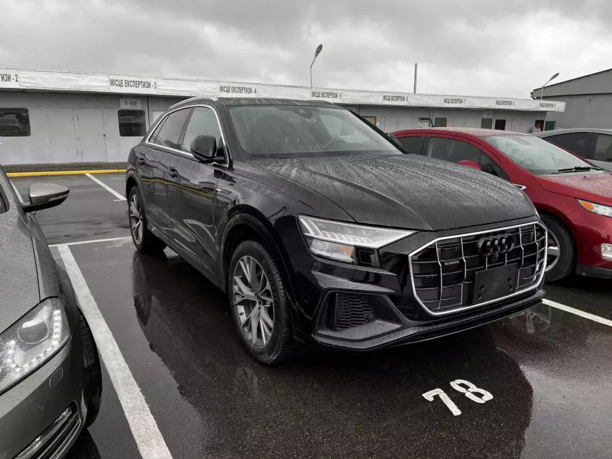 Audi Q8 2023 Premium Plus
