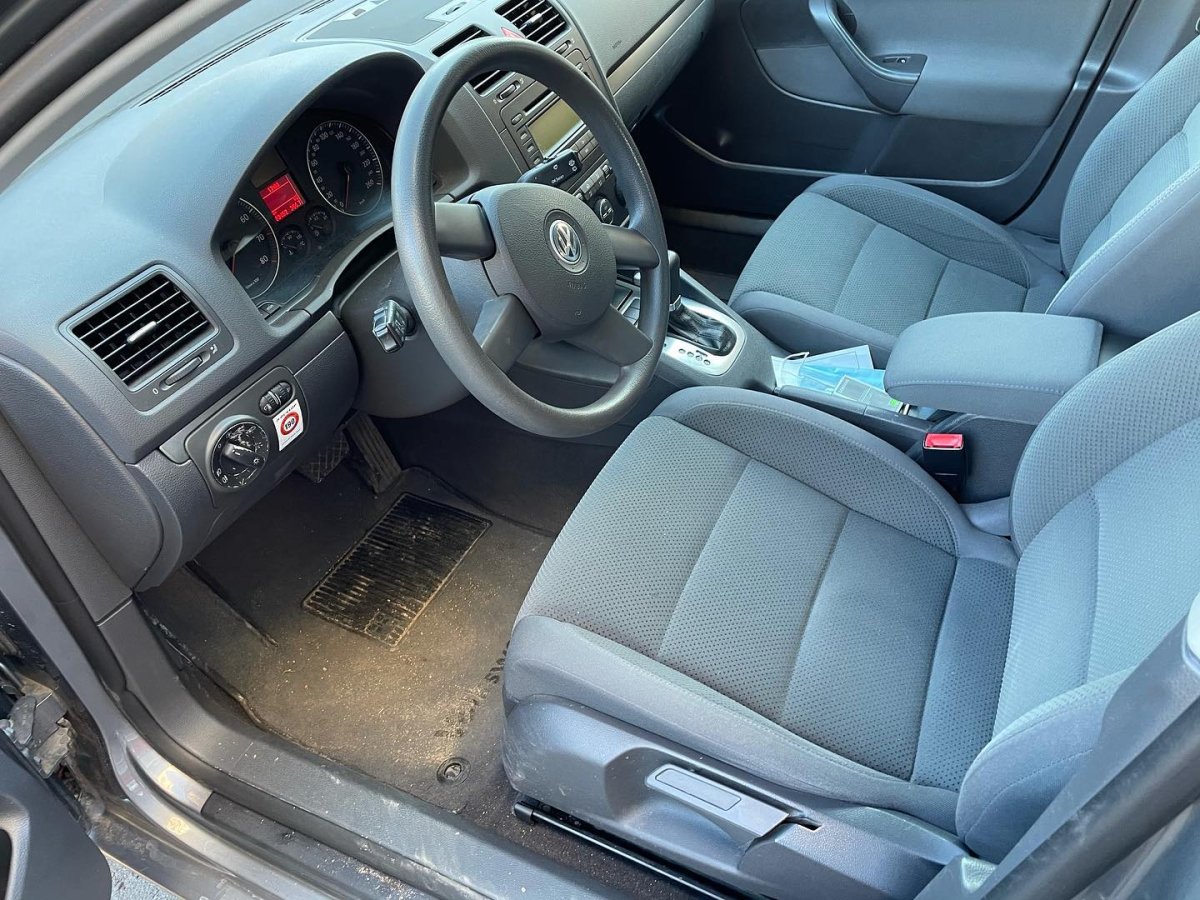 Volkswagen Golf 2004