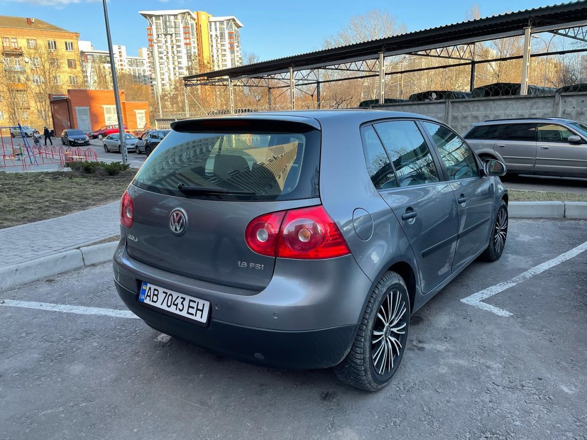 Volkswagen Golf 2004