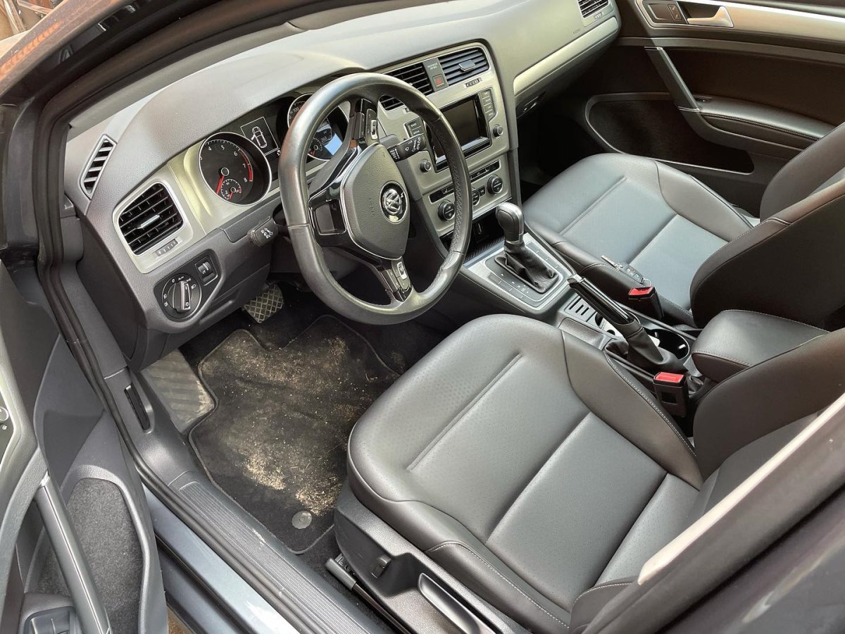 Volkswagen Golf VII