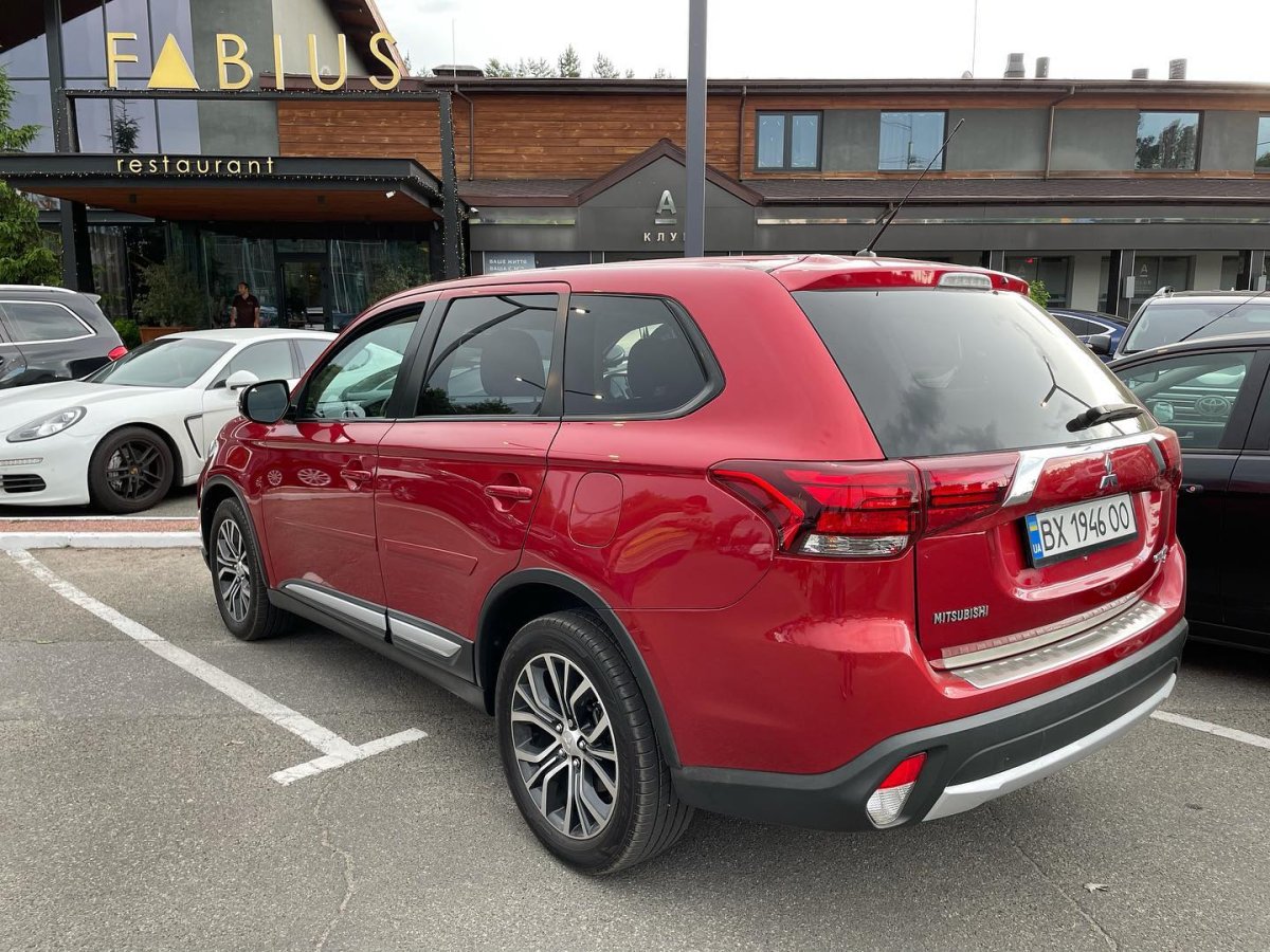 Mitsubishi Outlander 2016
