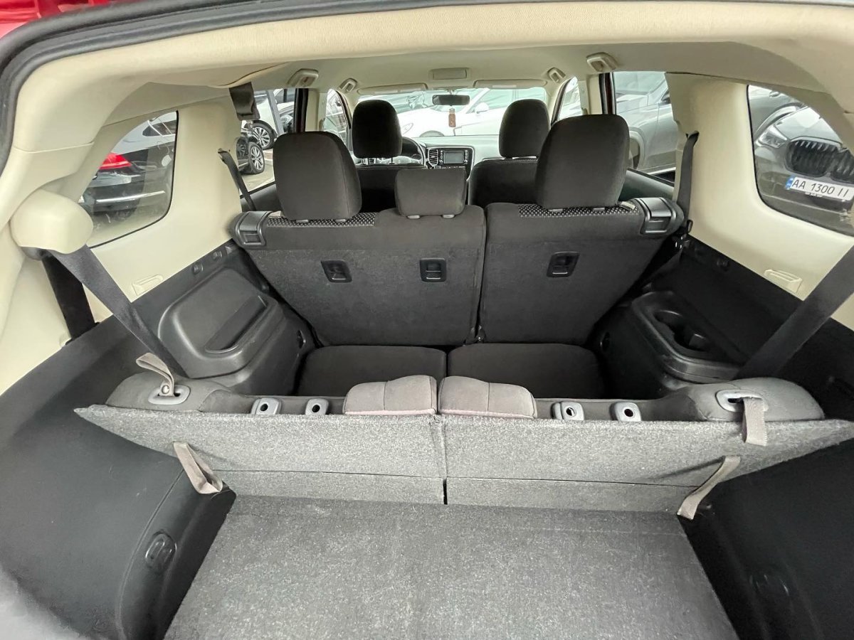 Mitsubishi Outlander 2016
