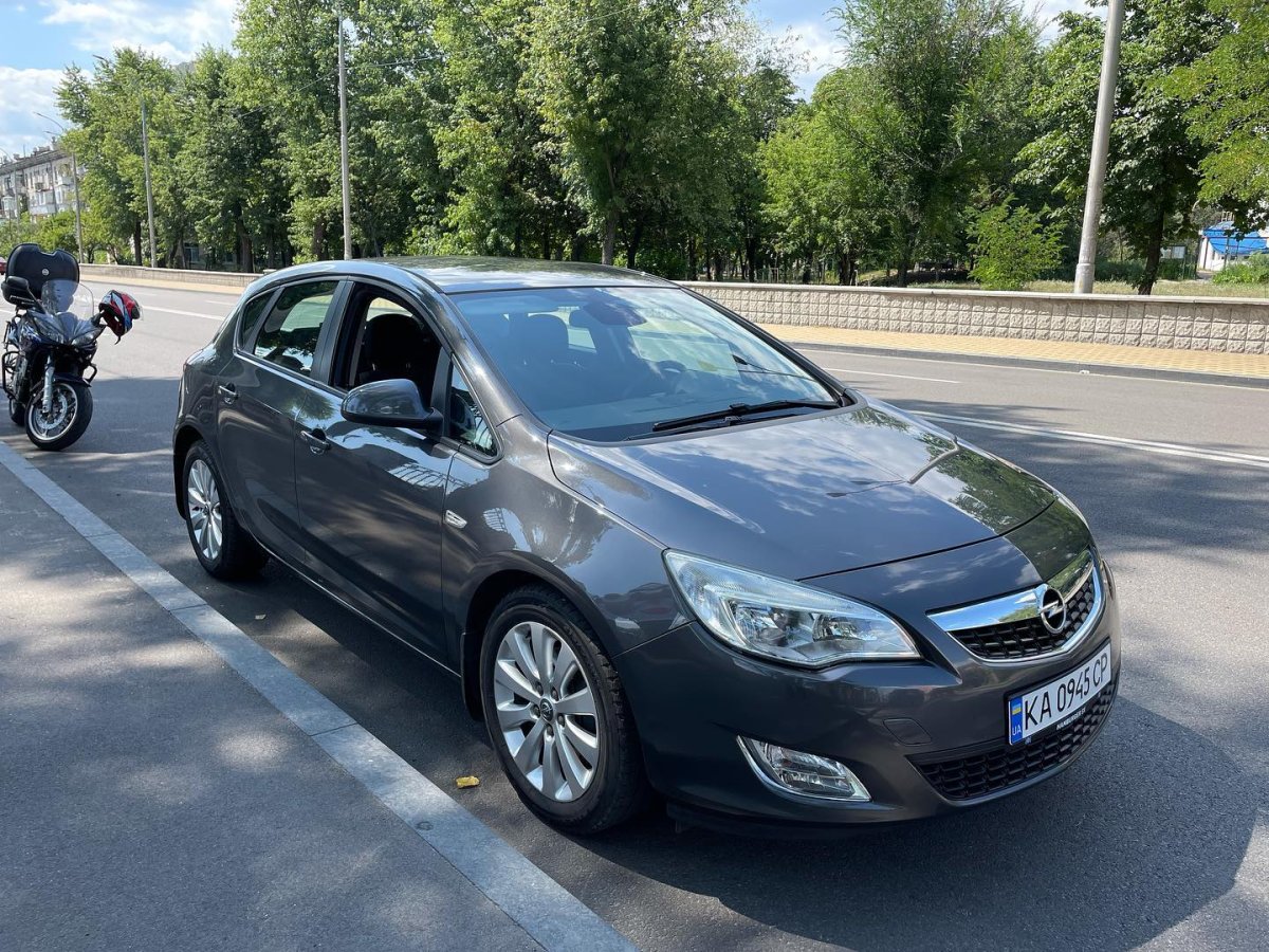 Opel Astra J 2010
