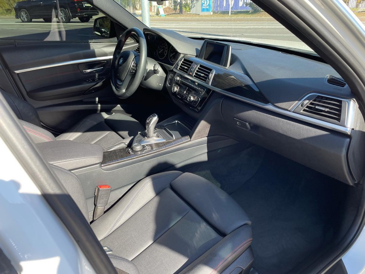 BMW 330 2017