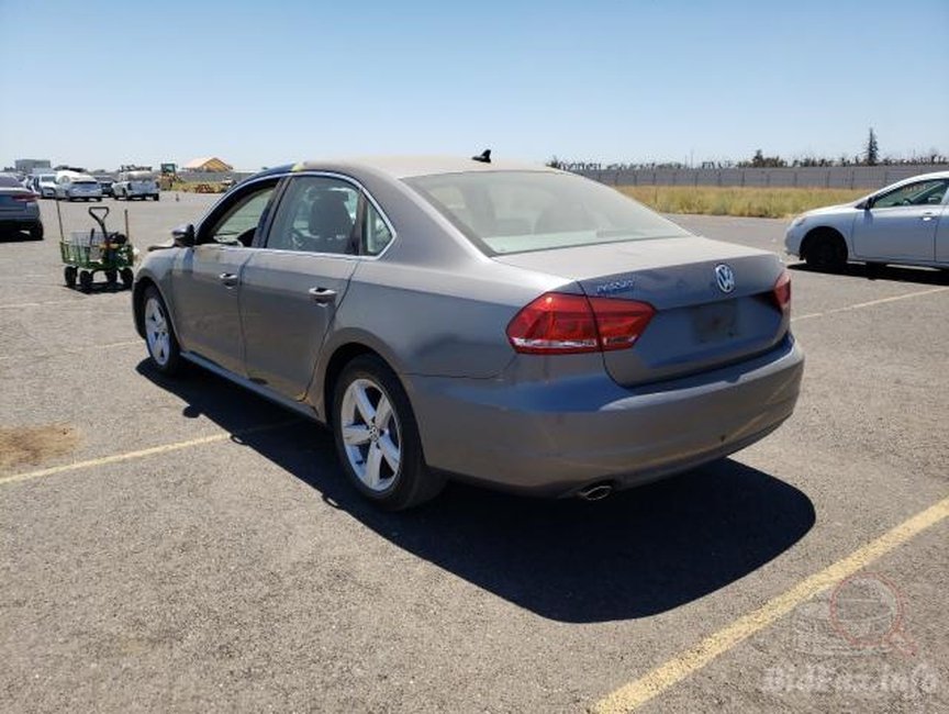 Volkswagen Passat B7 SE 2012