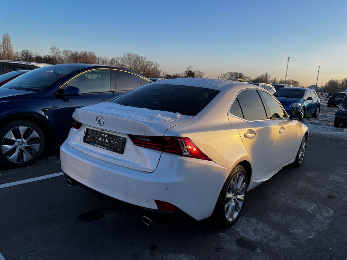 Lexus IS 2013