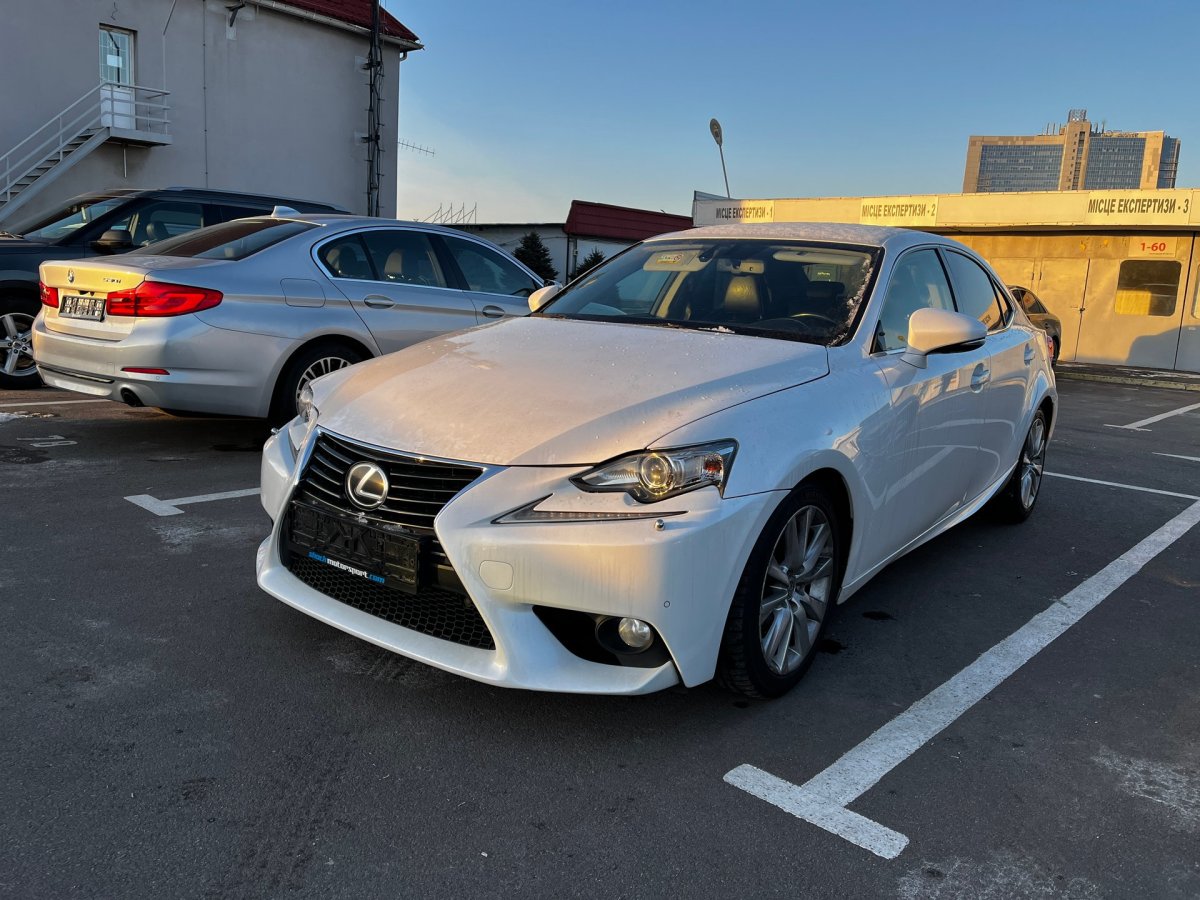 Lexus IS 2013