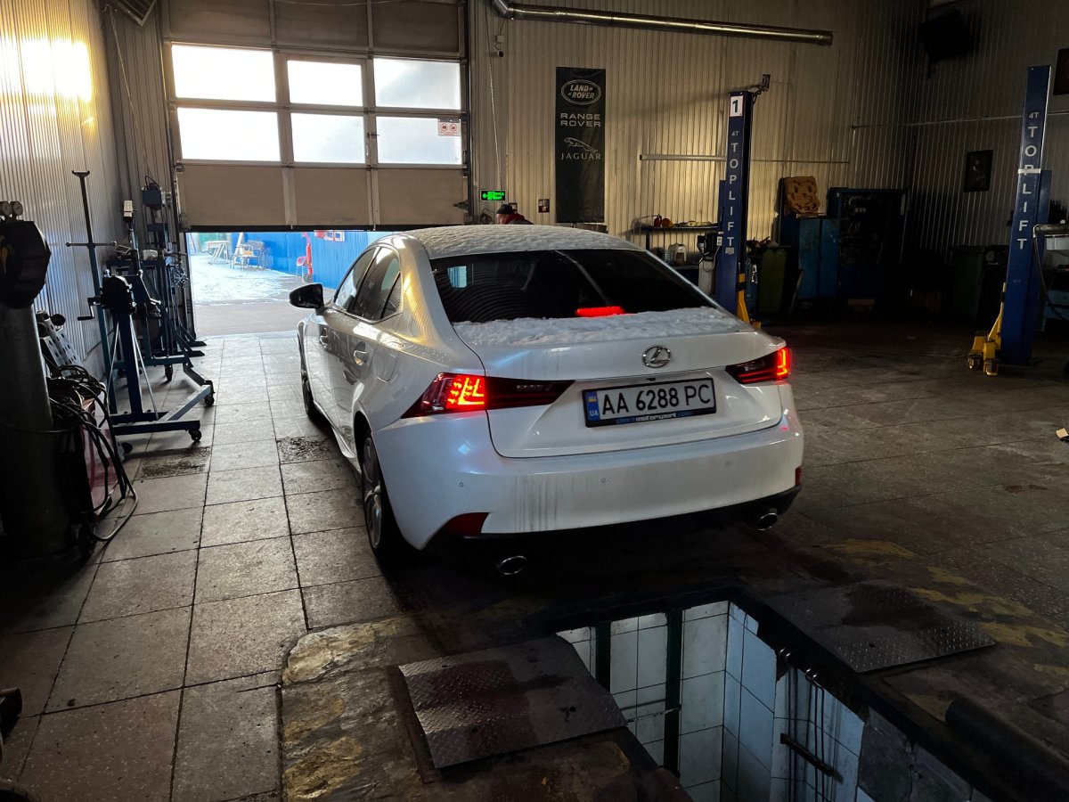 Lexus IS 2013