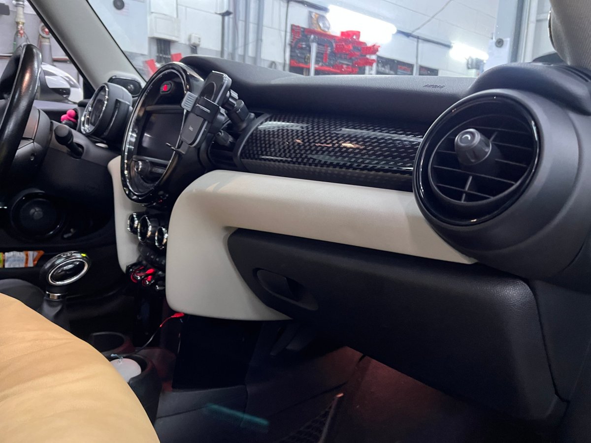 🇬🇧 MINI Hatch 2017