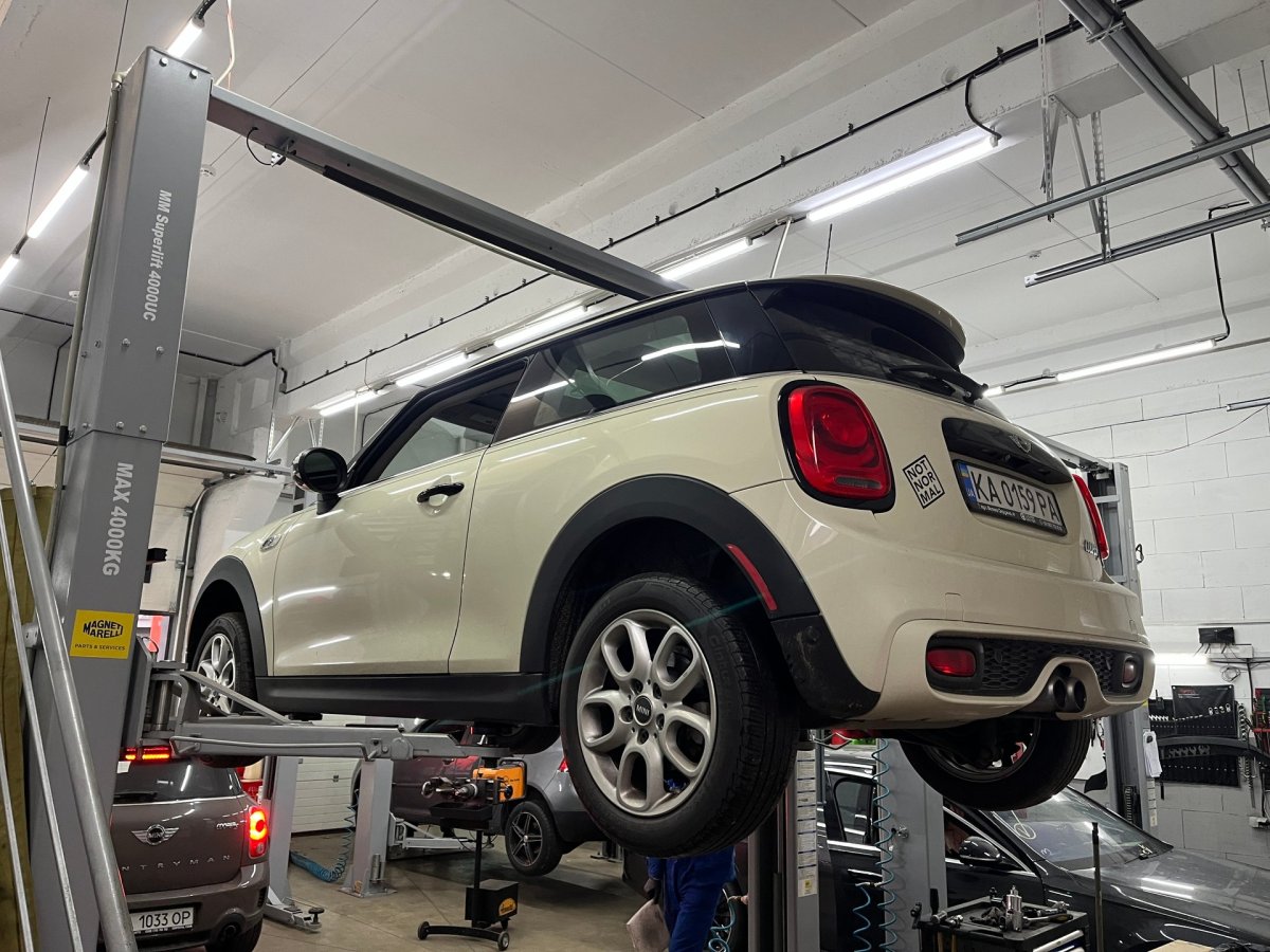 🇬🇧 MINI Hatch 2017